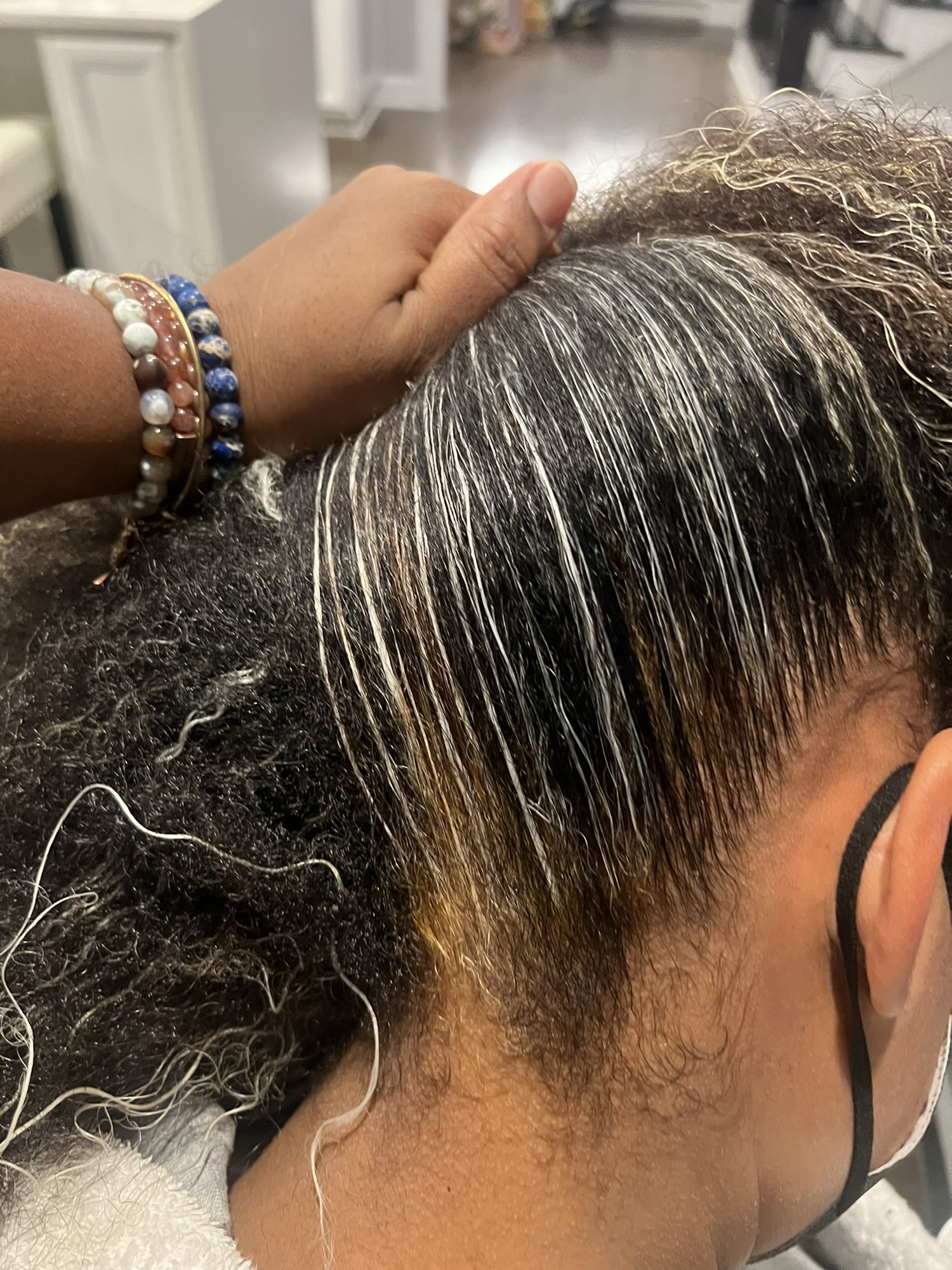 Gray blending at the roots on natural hair